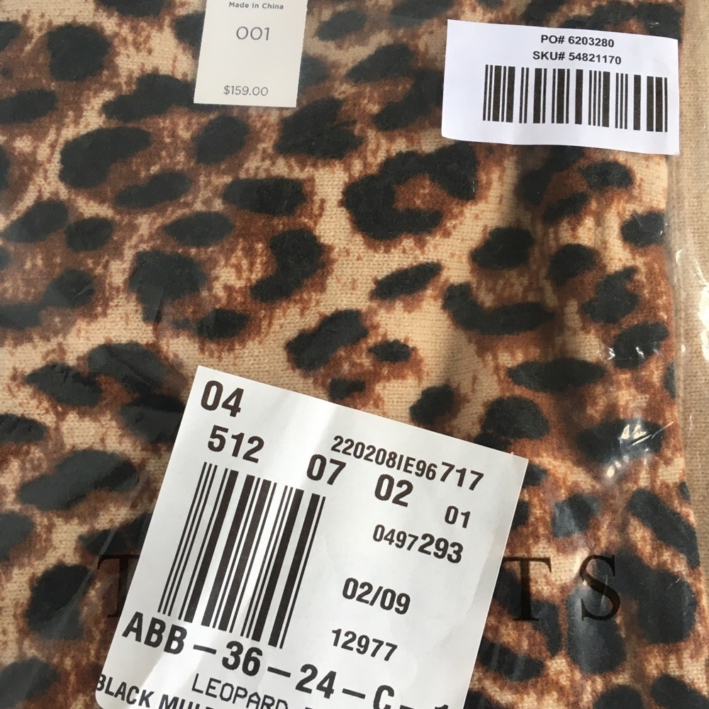 Leopard Cashmere Wrap - Picture 8 of 8